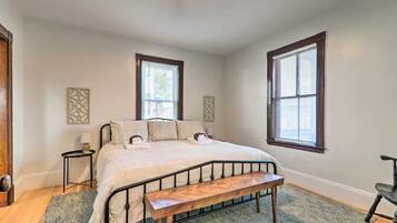 3 bedrooms, desk, iron/ironing board, WiFi