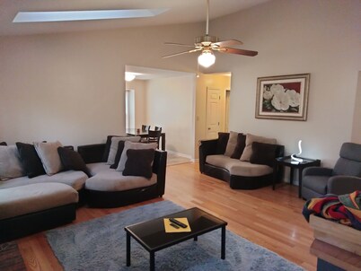 Forest of Solitude/2 king beds/grill/hammock/4BR