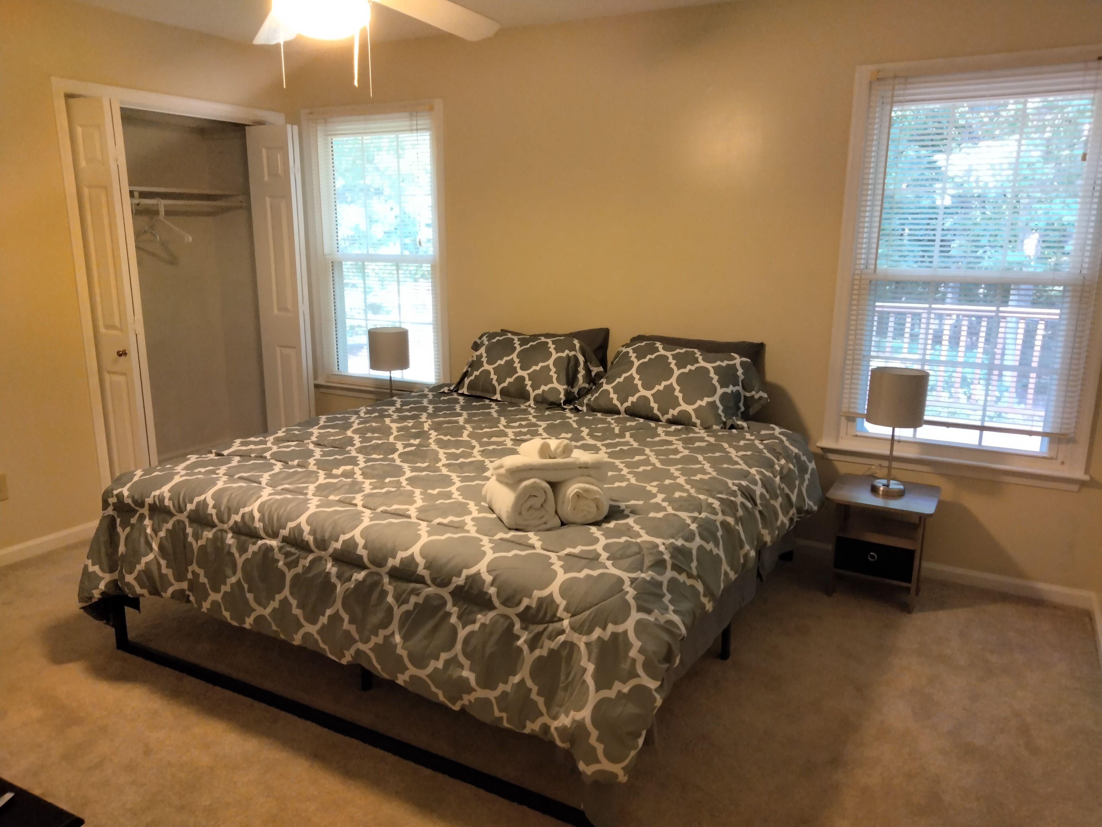 4 bedrooms, desk, iron/ironing board, free WiFi