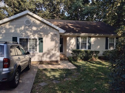 Forest of Solitude/2 king beds/grill/hammock/4BR