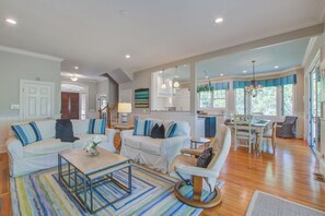 TV, fireplace, offices