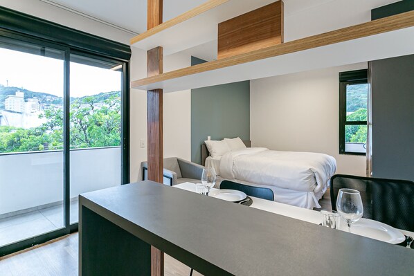 基本公寓 | 客廳 | 32 吋LCD 電視連數碼電視頻道、電視