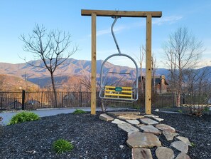 Property grounds - Big Bear by the brook (Gatlinburg)