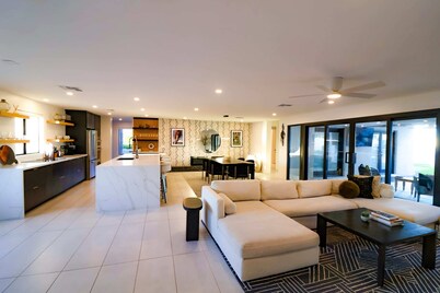 Villa Makena: Huge Luxe Home | Pickleball Court | Heated Pool | Great for Groups