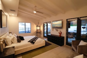5 habitaciones, escritorio, tabla de planchar con plancha y wifi 