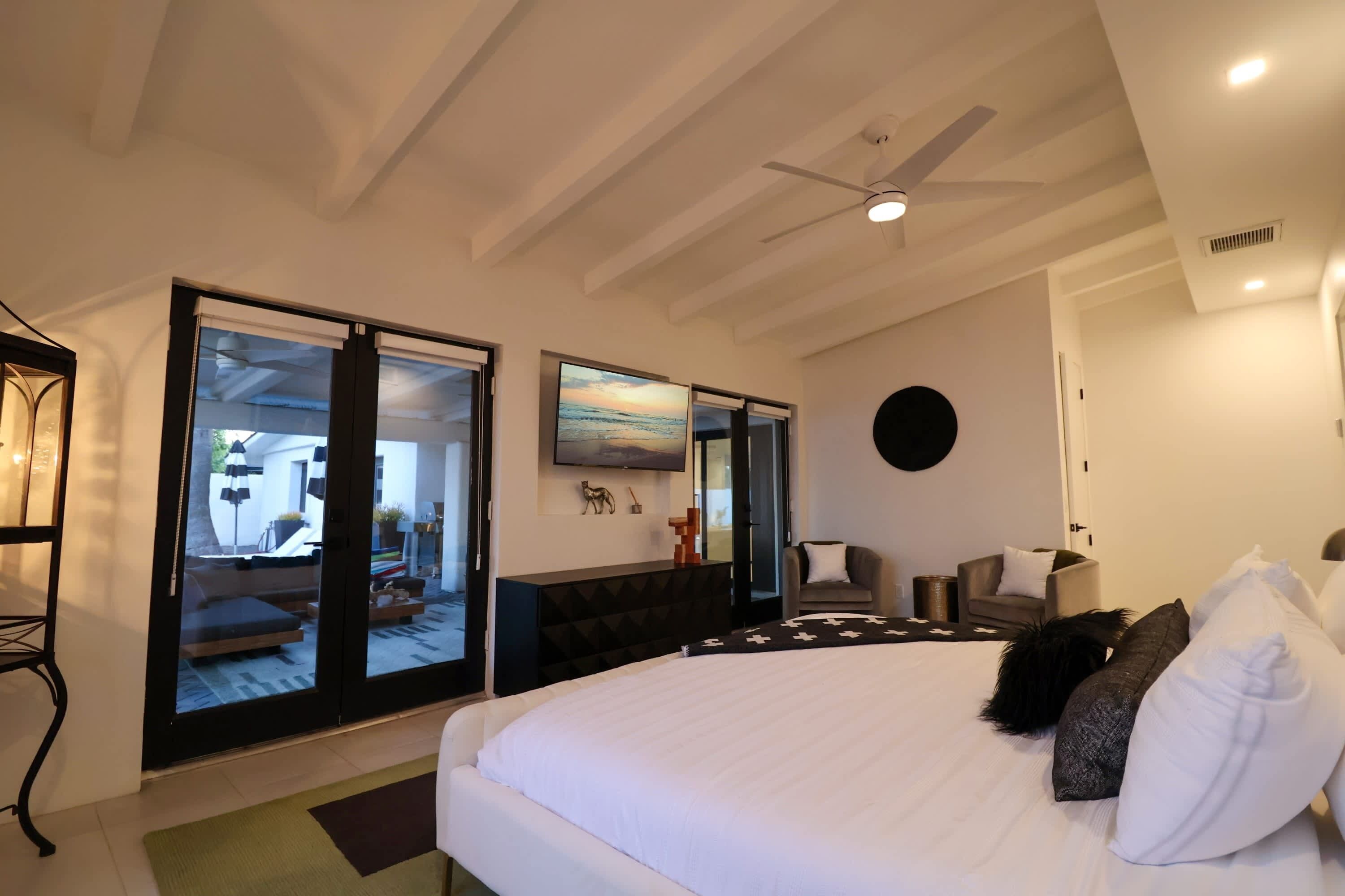 5 bedrooms, desk, iron/ironing board, WiFi