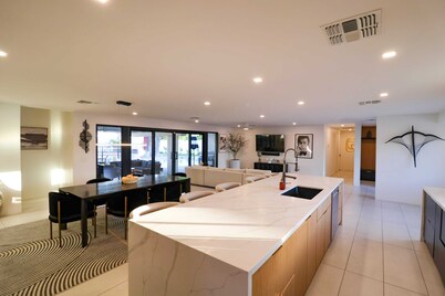 Villa Makena: Huge Luxe Home | Pickleball Court | Heated Pool | Great for Groups