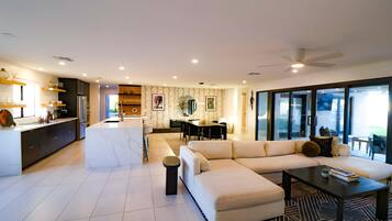 TV, fireplace, DVD player, books