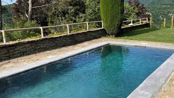 Piscine extérieure (ouverte en saison)
