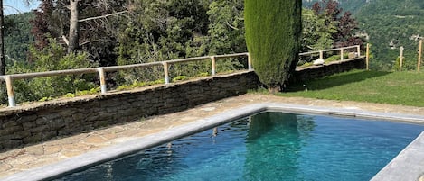 Sæsonbestemt udendørs pool