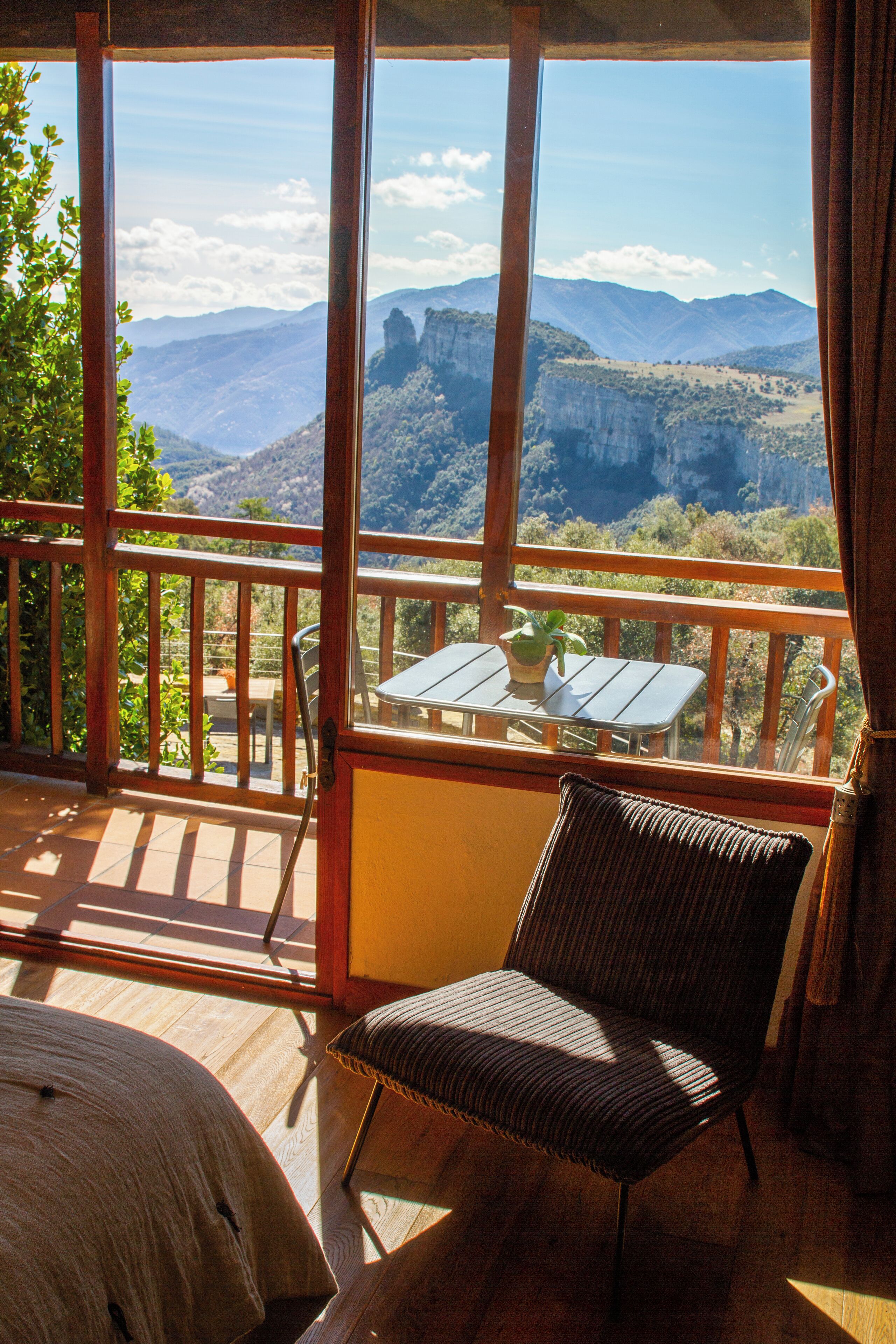 Superior Room | Free minibar, individually decorated, individually furnished