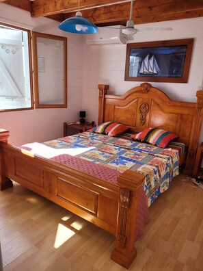 3 Schlafzimmer, Schreibtisch, Bügeleisen/Bügelbrett, Bettwäsche