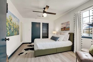 3 bedrooms, iron/ironing board, WiFi, bed sheets - Sunday Circle - Hot Tub & Hill Country Wine Trail (Fredericksburg)