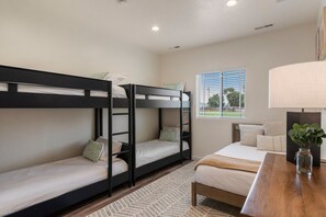 4 bedrooms, free WiFi