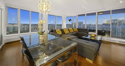 Stunning SubPenthouse - 3Bed/2Ba DT w/Parking