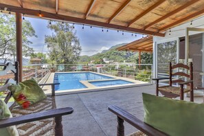 Piscine extérieure, piscine chauffée