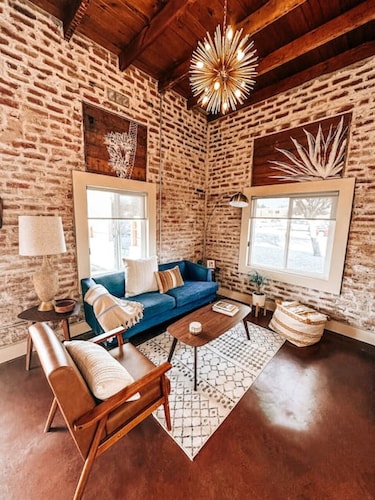 5THAV930 · Stunning historic urban retreat