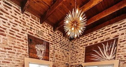 5THAV930 · Stunning historic urban retreat