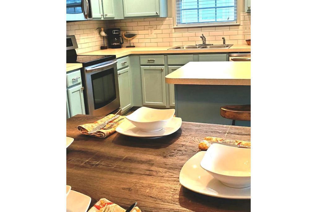 Southern Comfort-Enjoy Charleston!