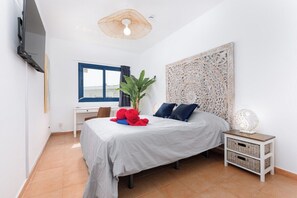 1 soverom, skrivebord, wi-fi og sengetøy