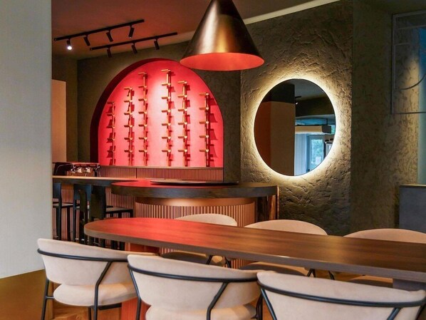 Bar (on property) - Mercure Galati Centrum (Galati)