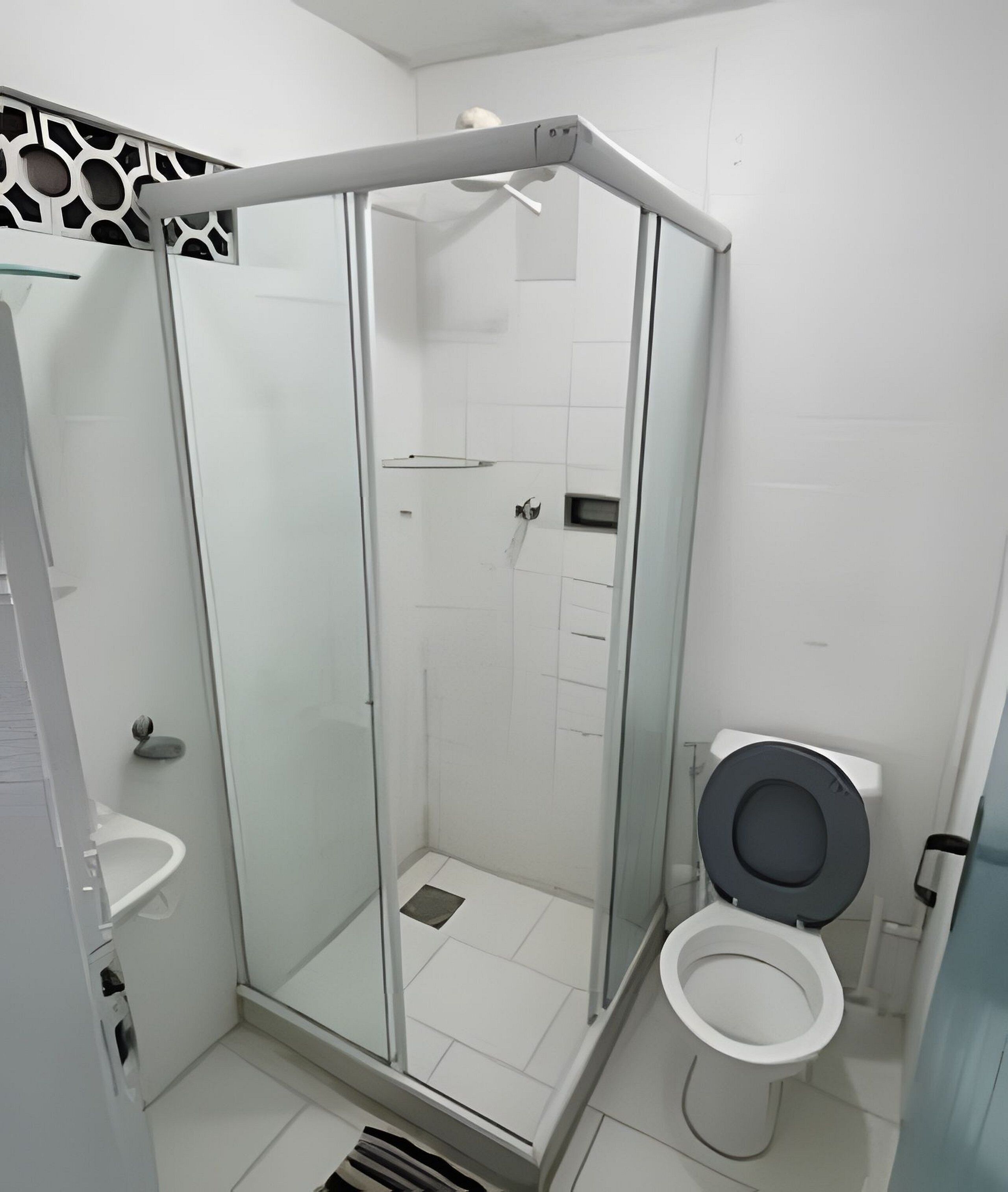 Basic Suite | Bathroom