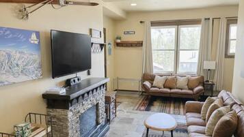 TV, books, stereo, offices