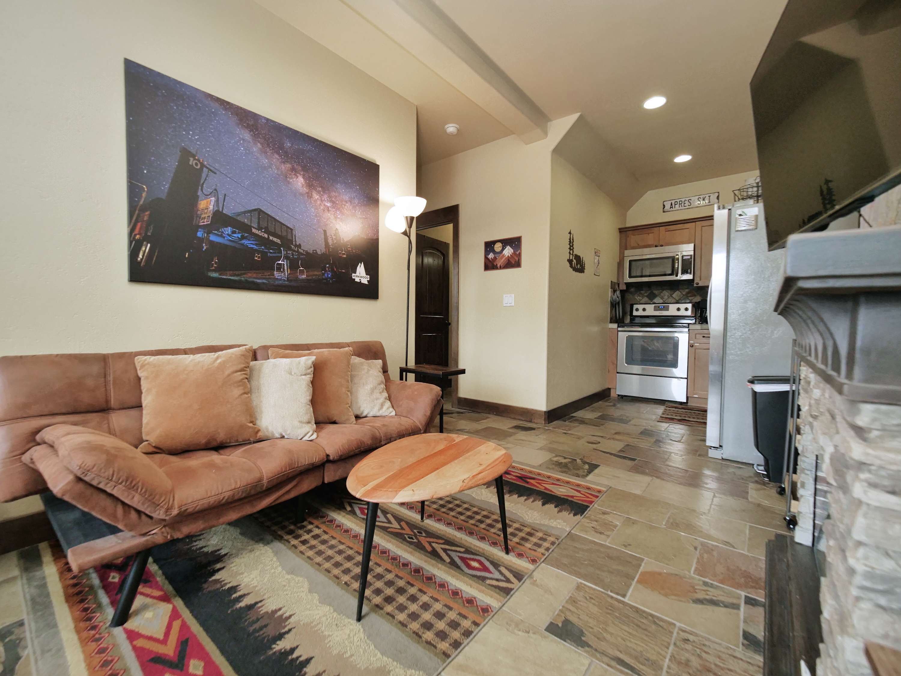 TV, books, stereo, offices