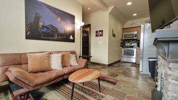 TV, books, stereo, offices