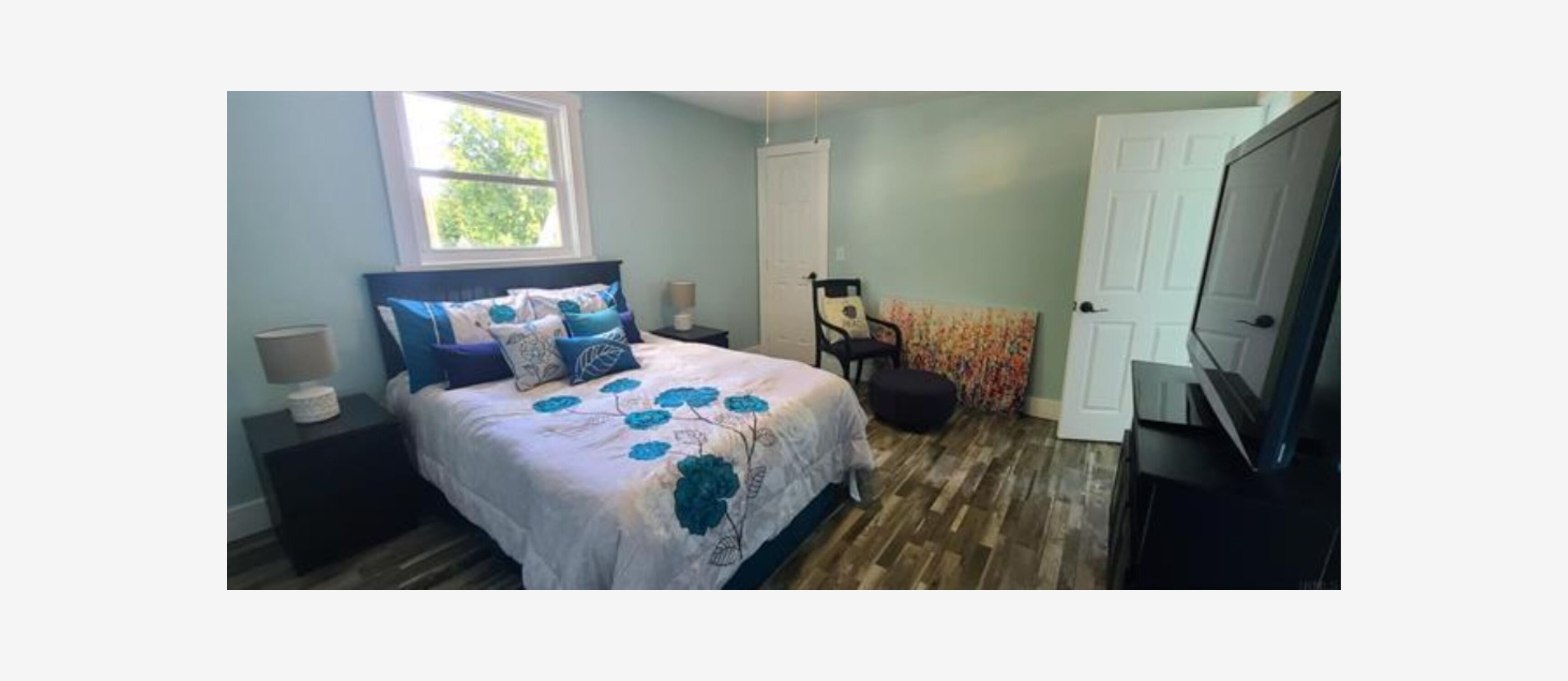 4 bedrooms, bed sheets