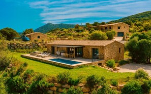 Exterior - Our Estate located in Figari in Southern Corsica, is made up of several authenti (Figari)