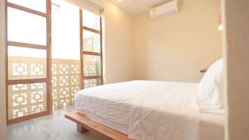 Standard Double Room | Iron/ironing board, free WiFi, bed sheets