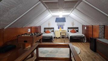 2 bedrooms, desk, iron/ironing board, free WiFi