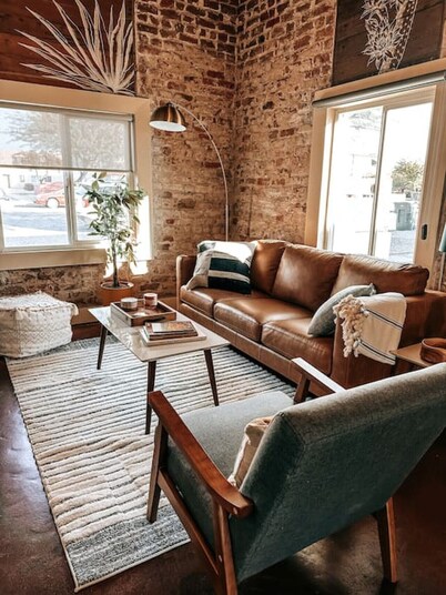 5THAV928 · Jaw dropping historic bungalow