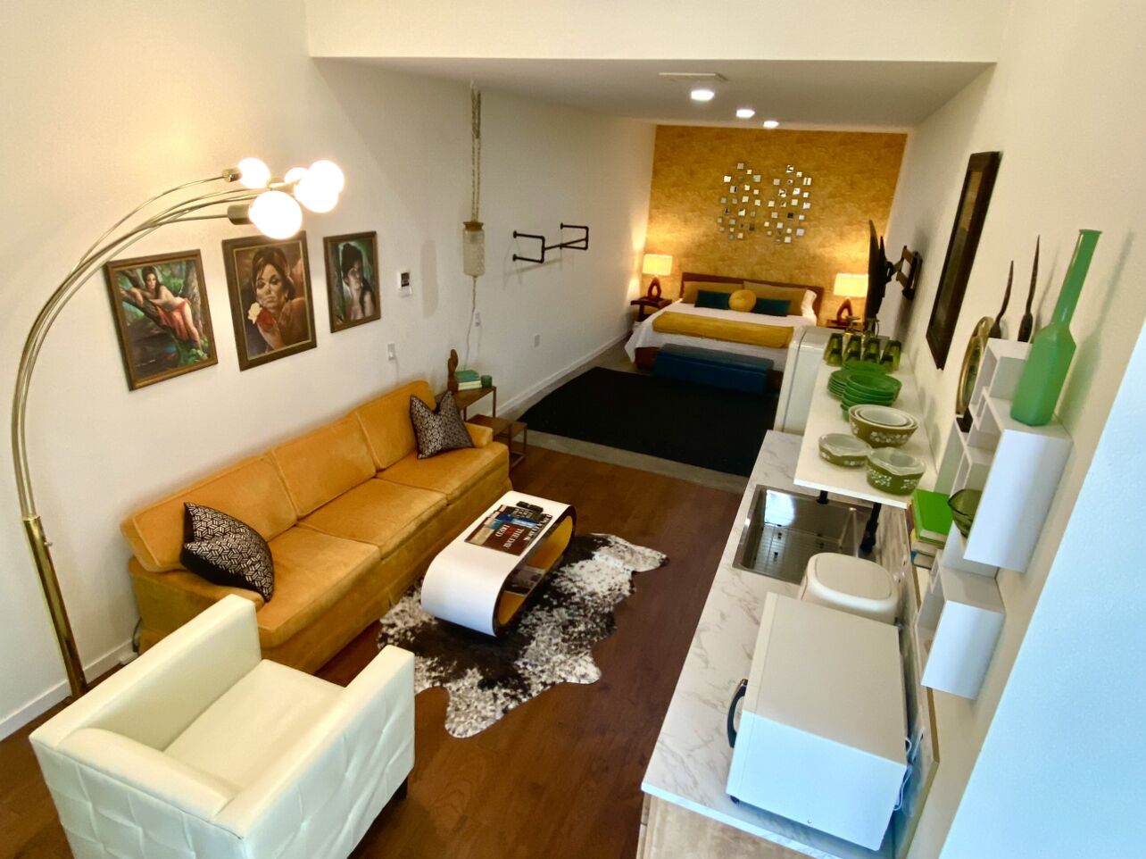 The Mollie Retreat ⊹ Lux King Studio Suite on RT 66 ⊹ Gamer's Loft ⊹ New in 2023