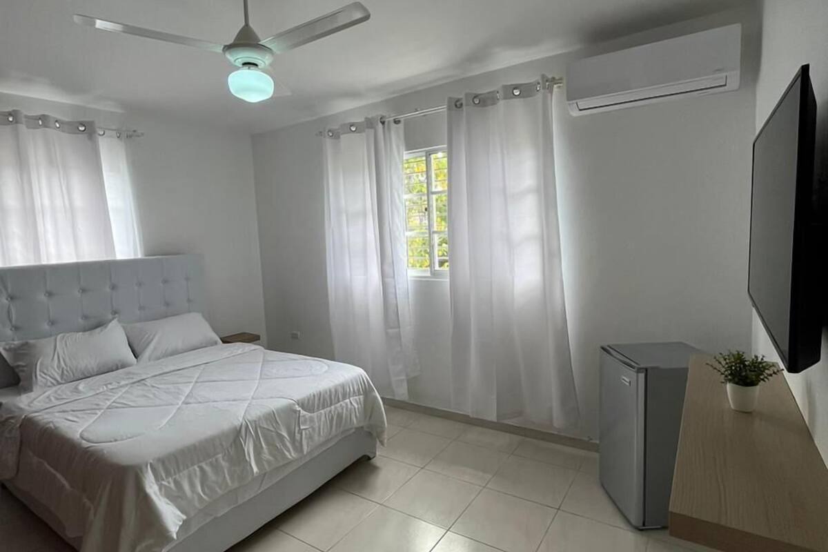 superior room | premium bedding, down duvets, pillow-top beds, blackout curtains