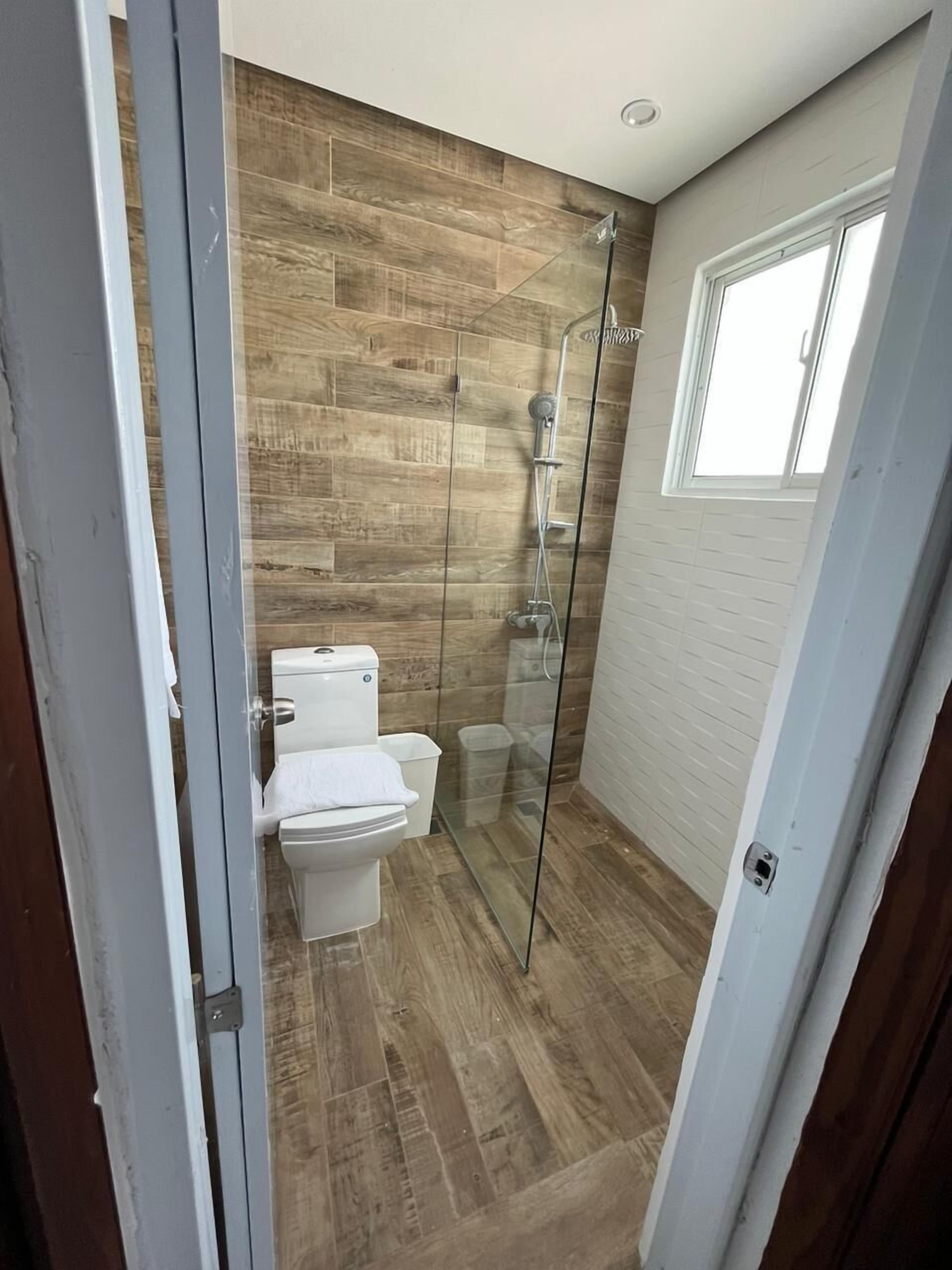 signature room | premium bedding, down duvets, pillow-top beds, blackout curtains