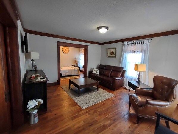 4 bedrooms, free WiFi, bed sheets