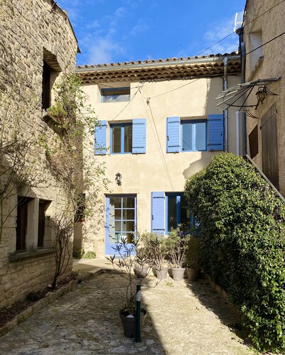 Charmante maison de village au coeur du Luberon