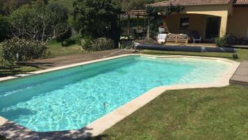 Piscine extérieure, piscine chauffée