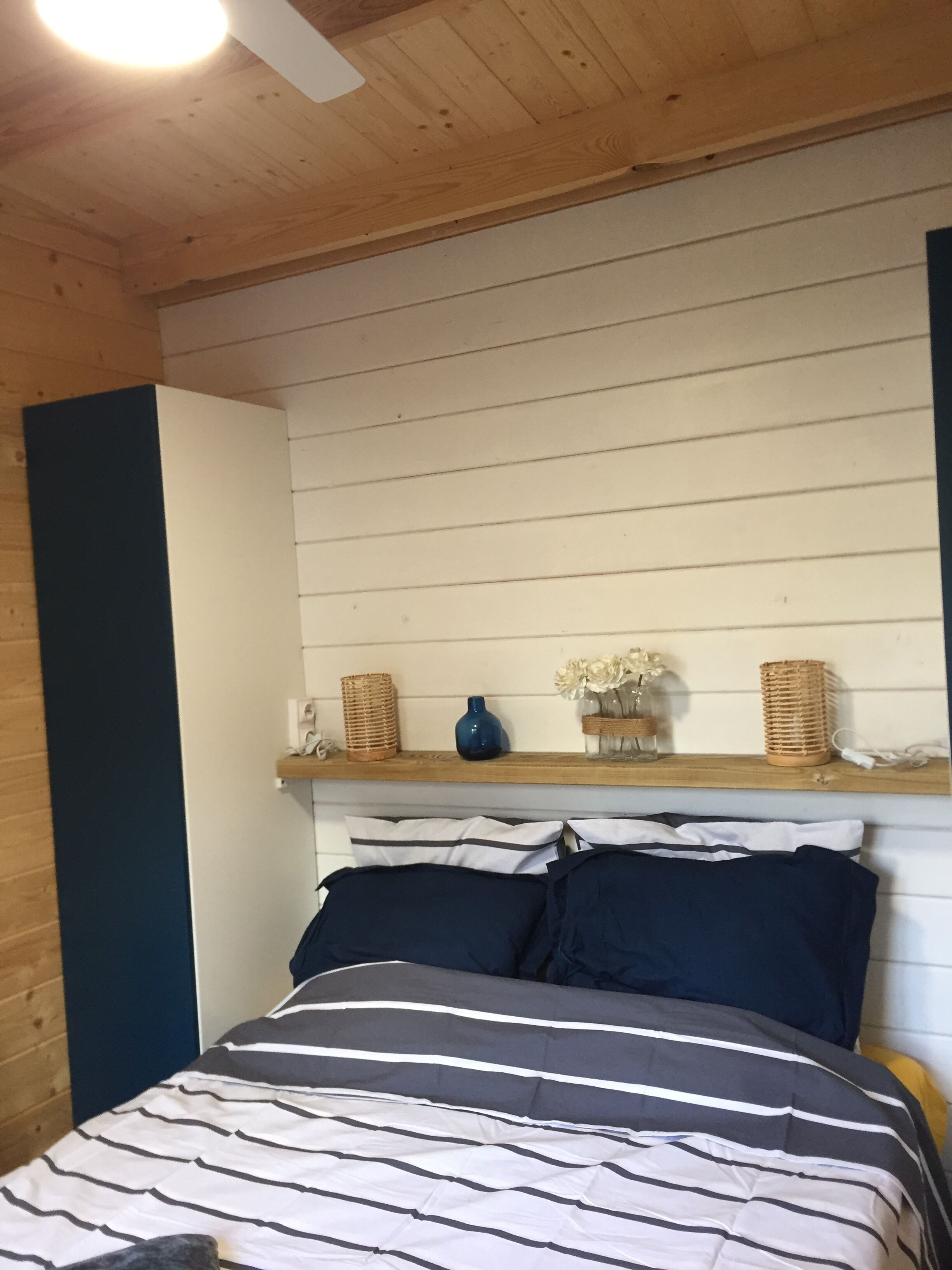1 bedroom, internet, bed sheets