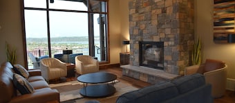 Spectacular and New Cliff Lake Lodge @ Six Lakes Resort