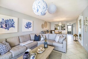 TV - Lovely Fort Pierce Condo, Walk to Beach! (Fort Pierce)