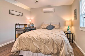 1 bedroom, internet, bed sheets