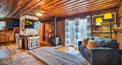 Cozy Tennessee Cabin Rental - 1 Mi to Lake