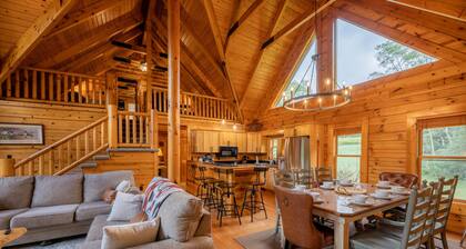 Luxe 4BR Cabin | Hot Tub- Cozy Retreat by Snowshoe