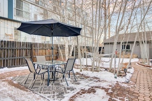 Outdoor dining - Denver Townhome in Highlands w/ Spacious Yard! (Denver)