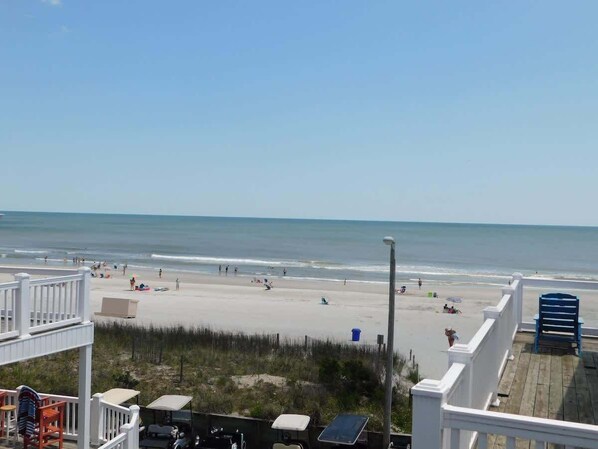 Una spiaggia nelle vicinanze