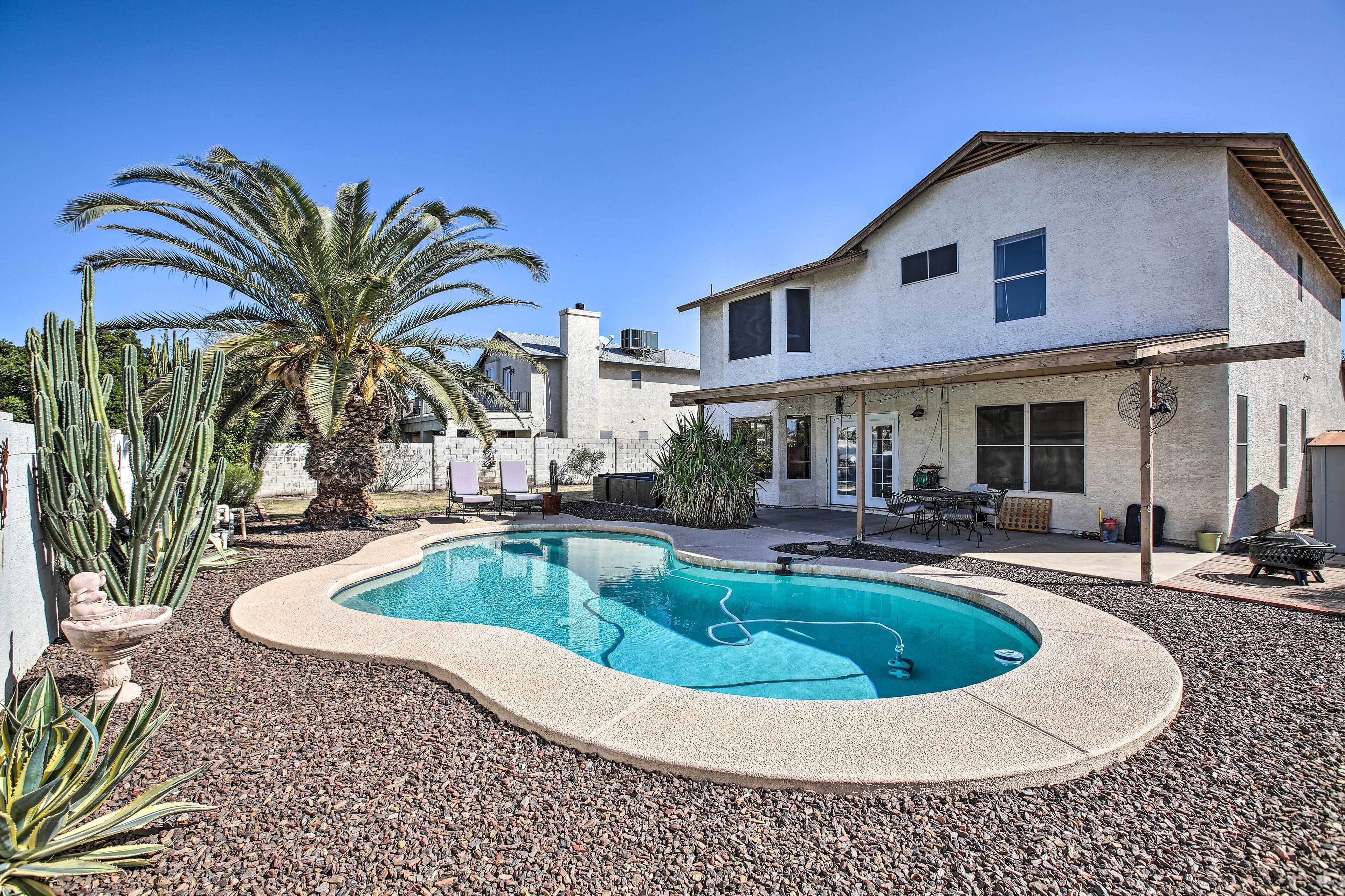 Pet-Friendly Glendale Home w/ Pool, Near Golfing