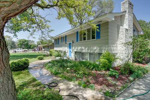 Pet-Friendly Minneapolis Apt Near Shops & Dining!